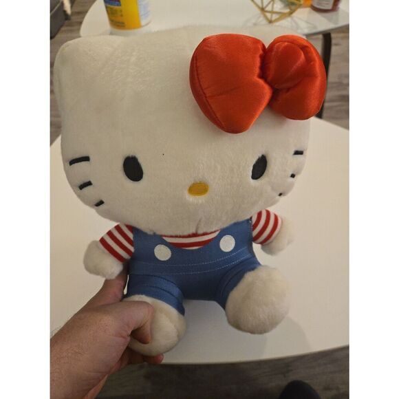 Hello Kitty by Sanrio doll - Picture 3 of 3